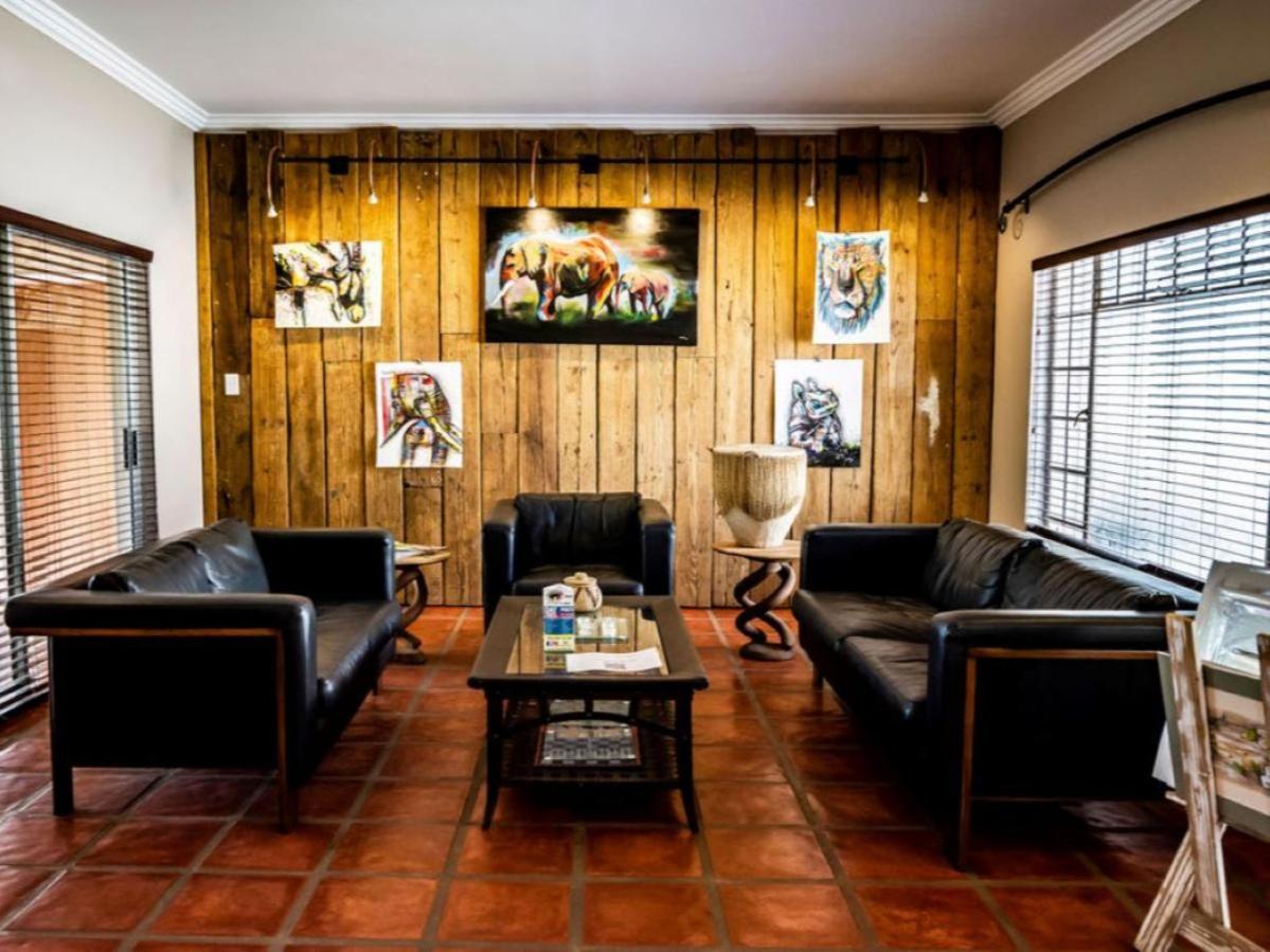 Londiningi Guesthouse Windhoek Bagian luar foto