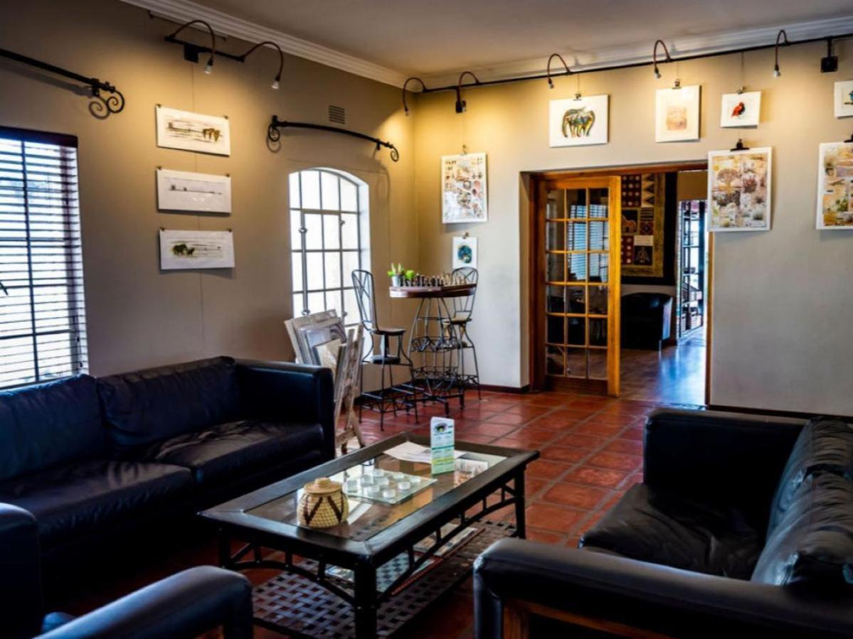 Londiningi Guesthouse Windhoek Bagian luar foto