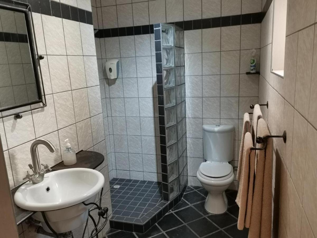 Londiningi Guesthouse Windhoek Bagian luar foto