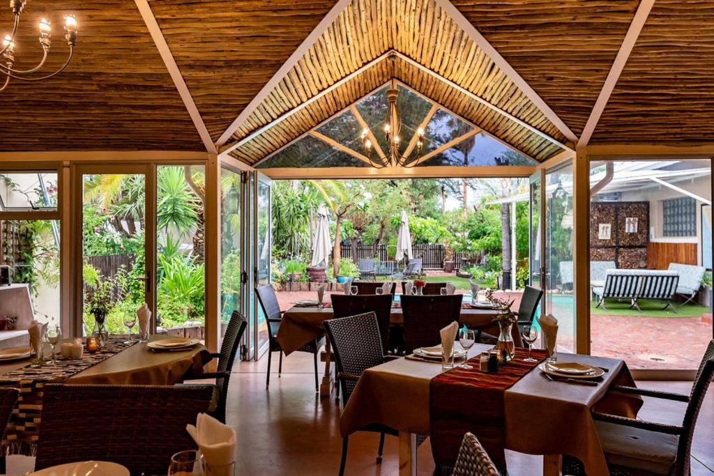 Londiningi Guesthouse Windhoek Bagian luar foto